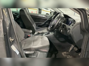 Used Volkswagen Golf 2020 for sale - 77483403: Photo