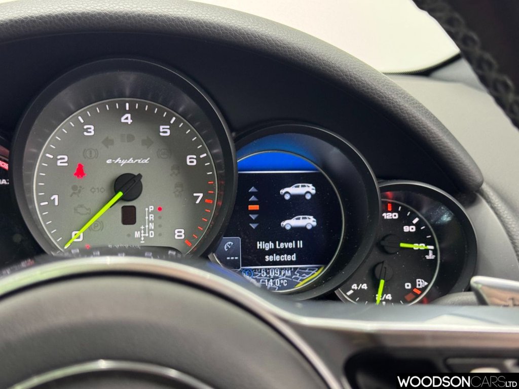 Used Porsche Cayenne 2015 for sale - 77499090: Photo 11