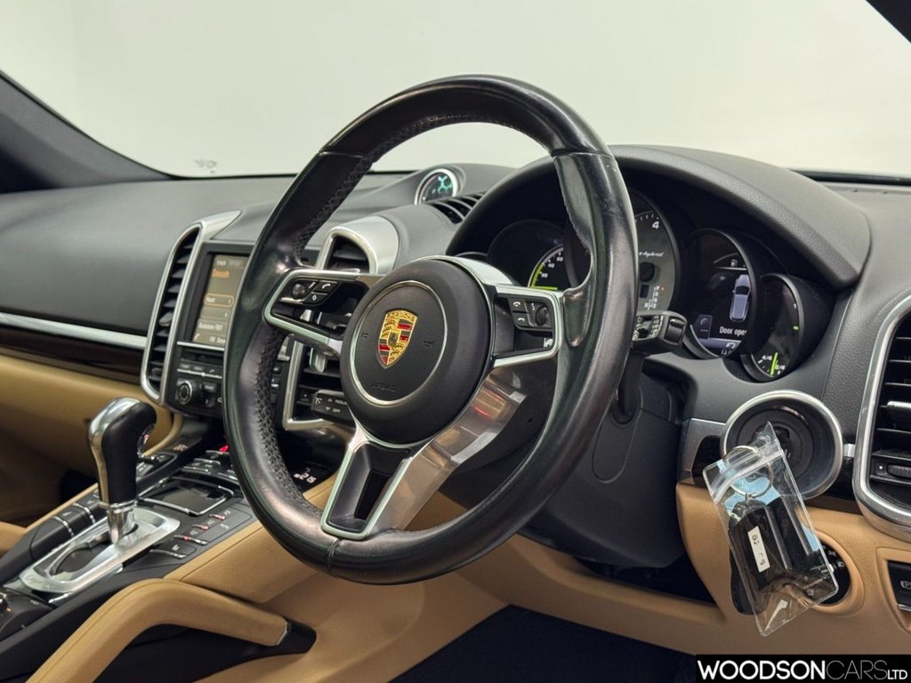 Used Porsche Cayenne 2015 for sale - 77499090: Photo 37