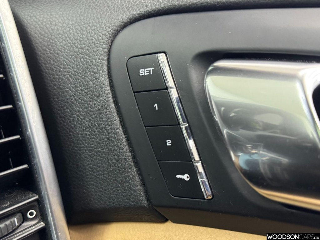 Used Porsche Cayenne 2015 for sale - 77499090: Photo 44