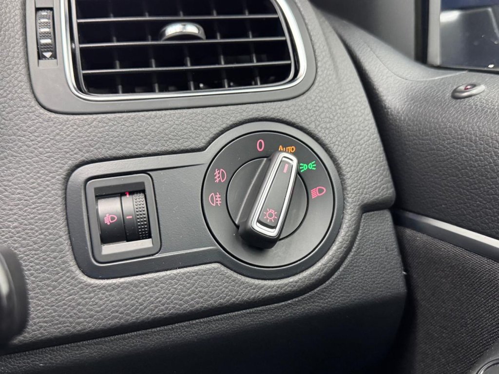 Used Volkswagen Polo 2016 for sale - 76642896: Photo 18