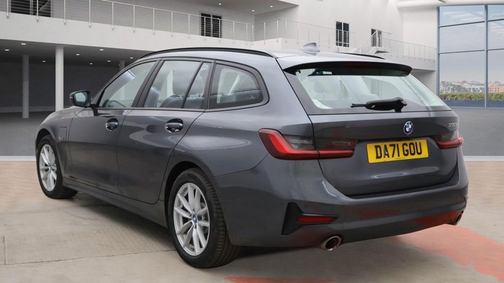 Used BMW 3 Series 2021 for sale - 78030328: Photo 2