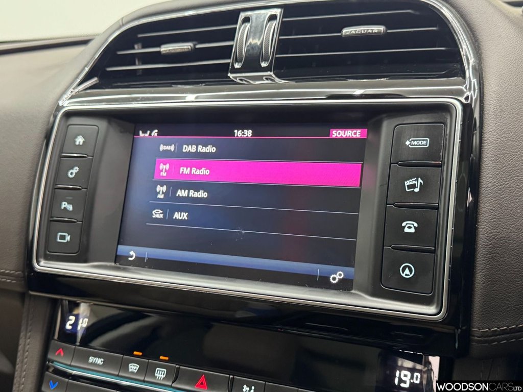 Used Jaguar F-Pace 2017 for sale - 78049536: Photo 12