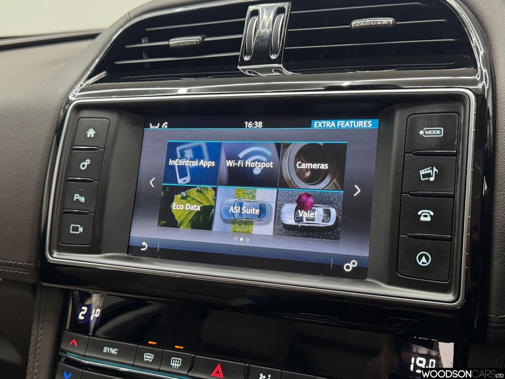 Used Jaguar F-Pace 2017 for sale - 78049536: Photo 14