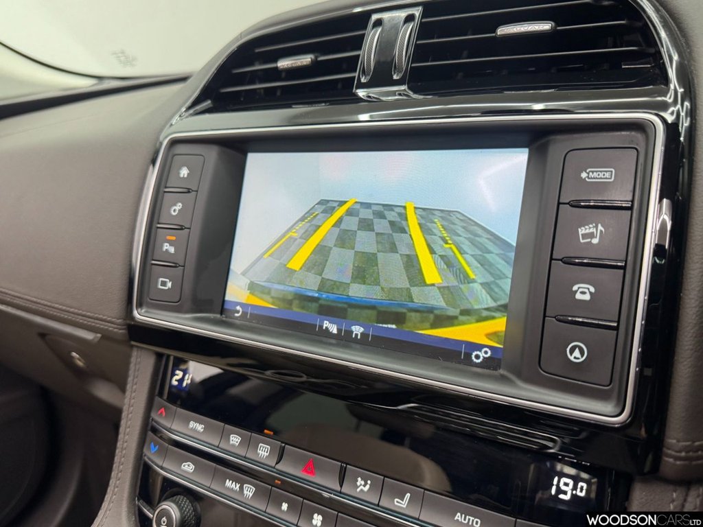 Used Jaguar F-Pace 2017 for sale - 78049536: Photo 17