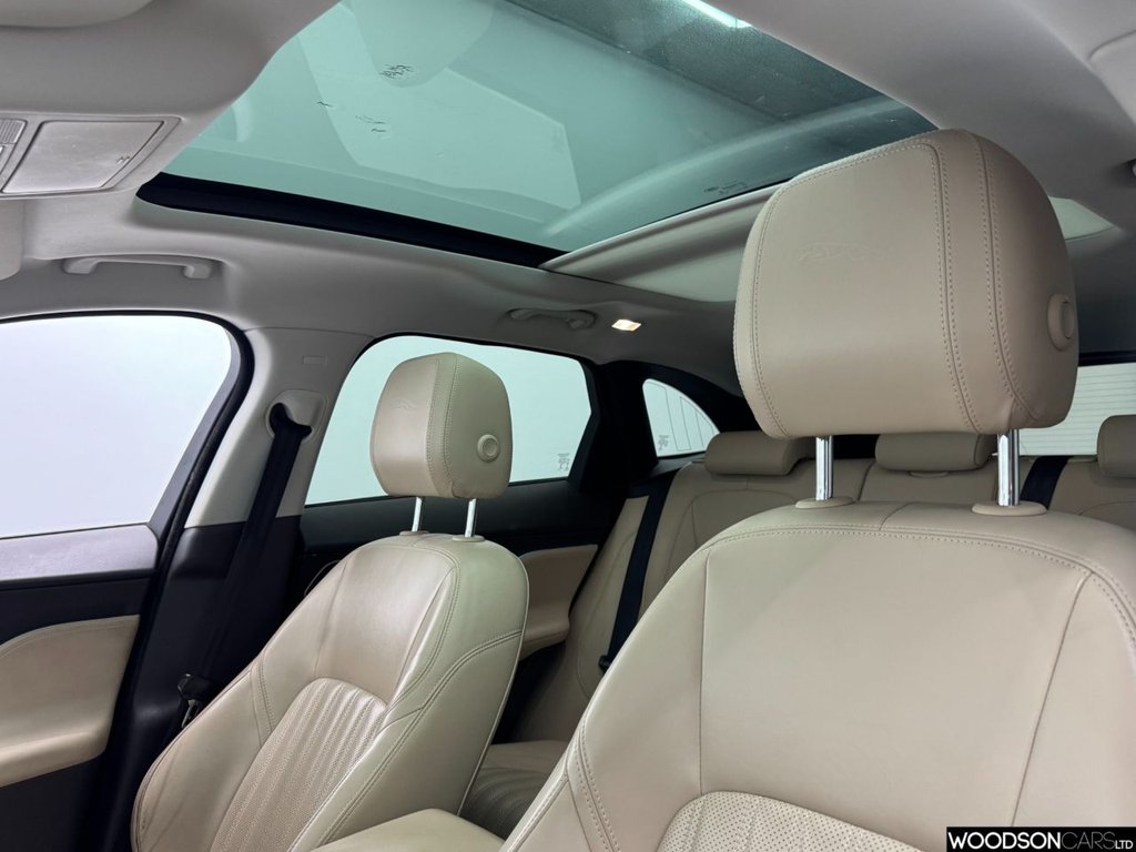 Used Jaguar F-Pace 2017 for sale - 78049536: Photo 32