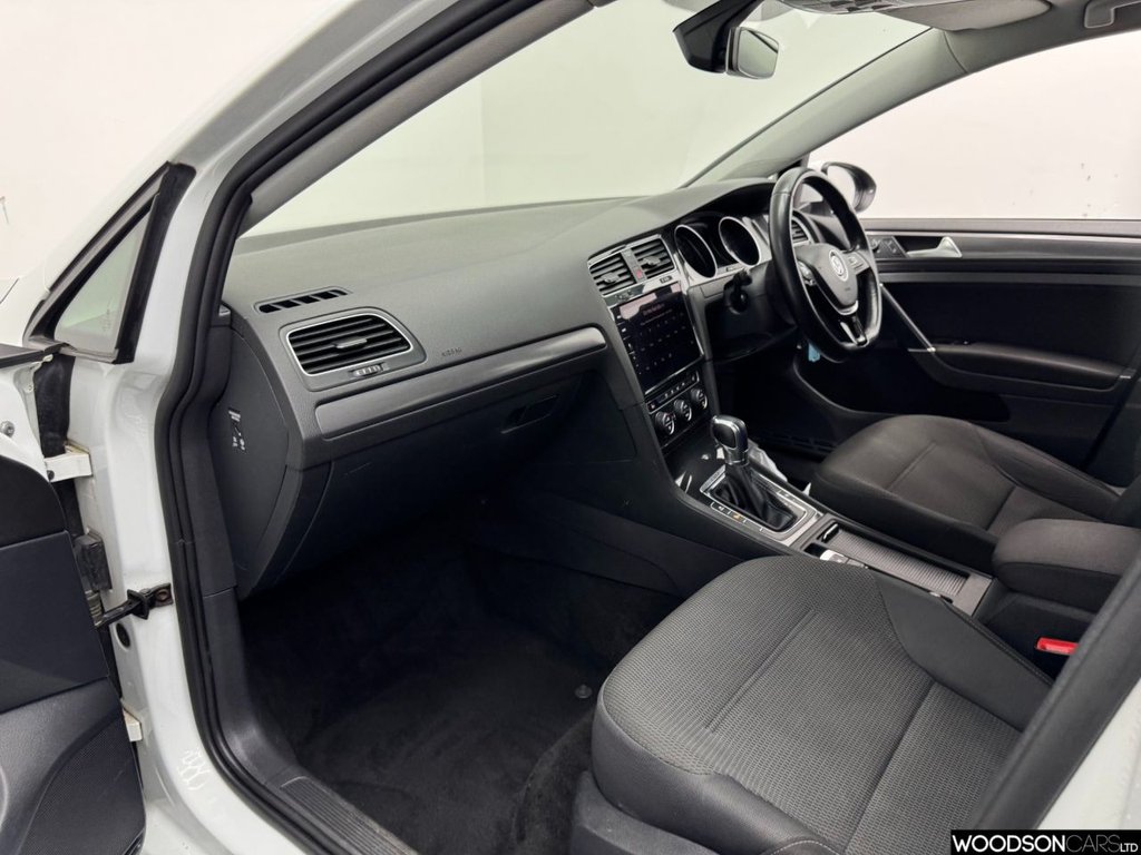 Used Volkswagen Golf 2018 for sale - 77967176: Photo 6