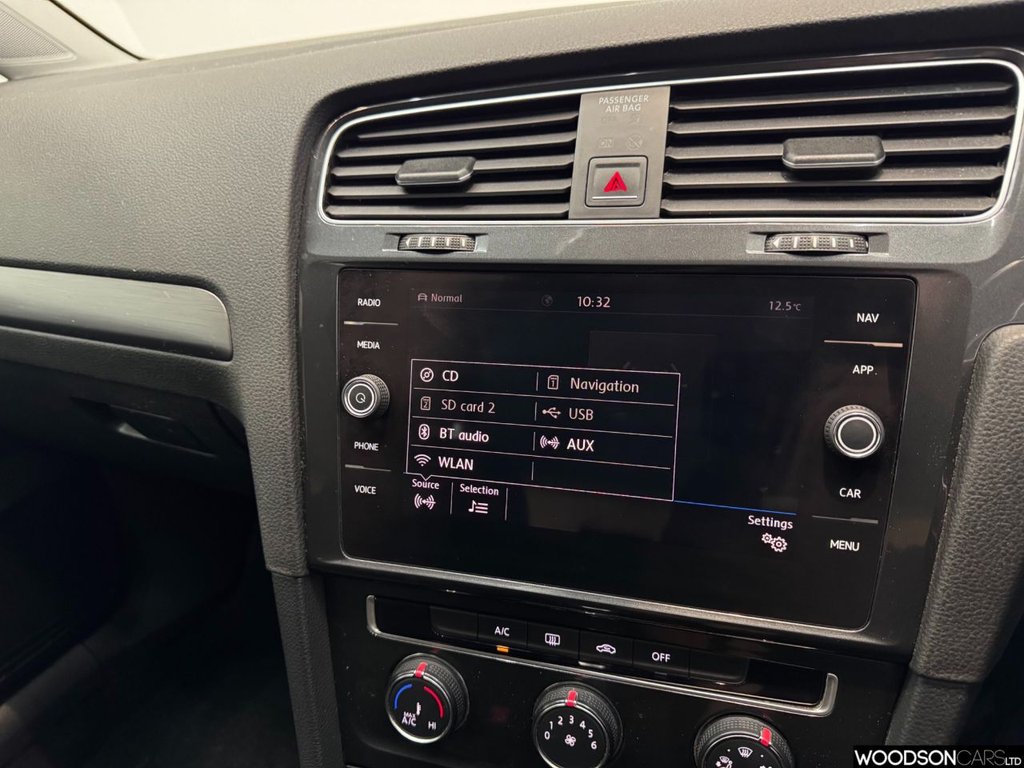 Used Volkswagen Golf 2017 for sale - 76642154: Photo 11