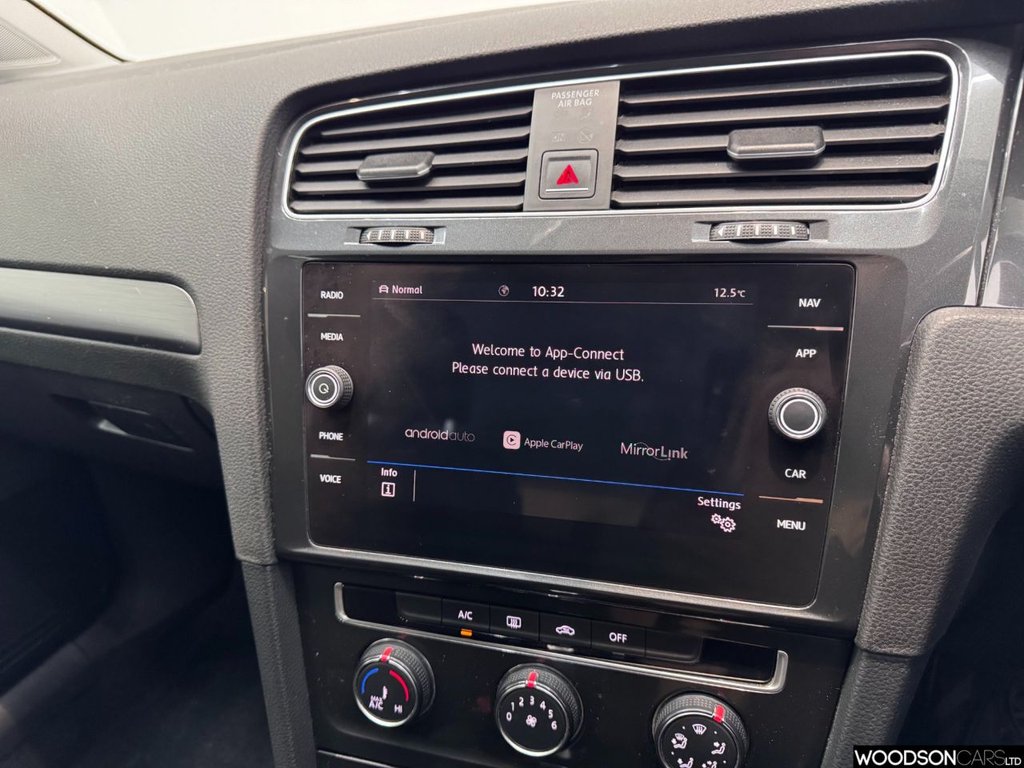 Used Volkswagen Golf 2017 for sale - 76642154: Photo 14