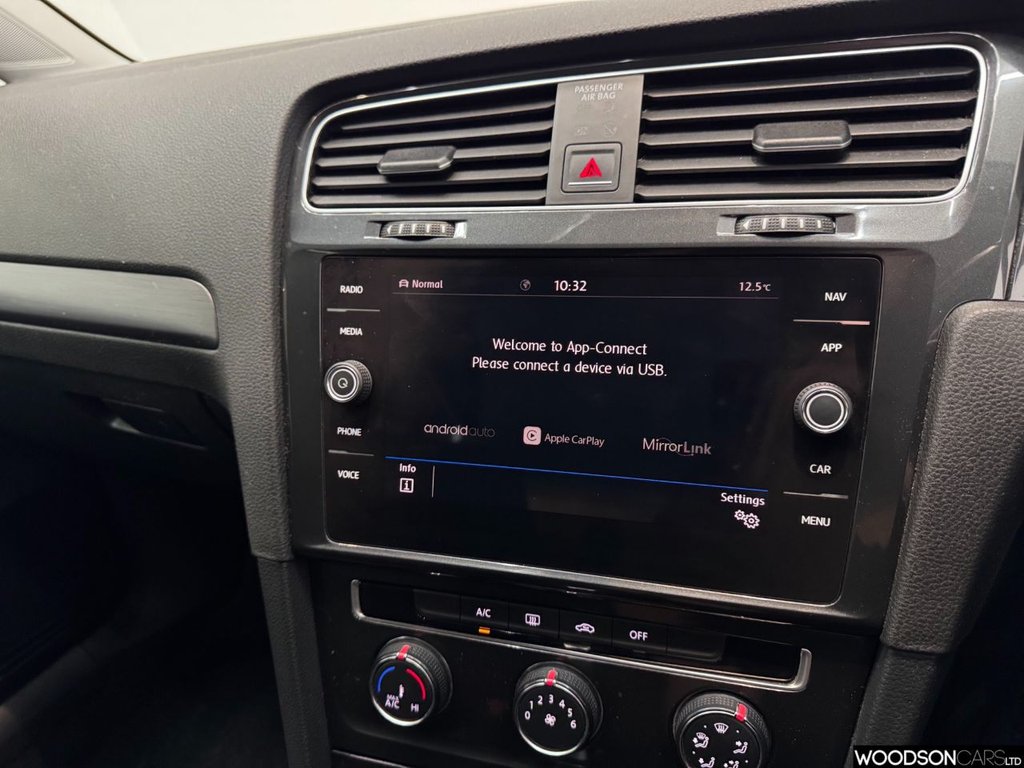 Used Volkswagen Golf 2017 for sale - 76642154: Photo 15