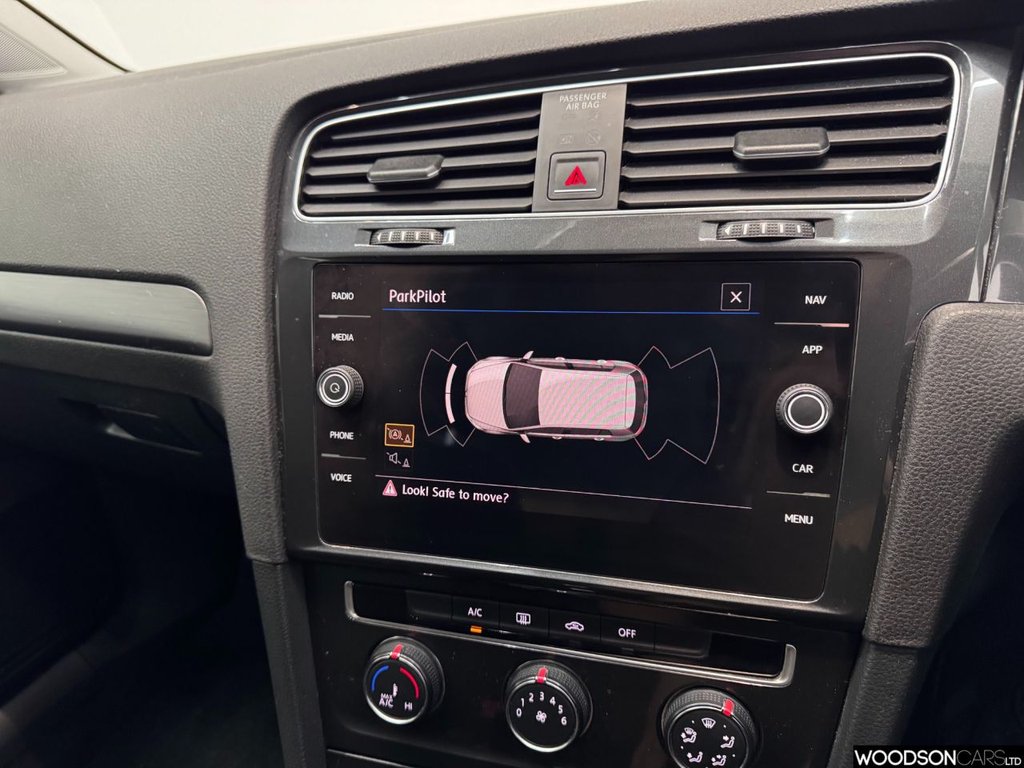 Used Volkswagen Golf 2017 for sale - 76642154: Photo 16