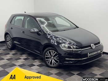 Used Volkswagen Golf 2017 for sale - 76642154: Photo