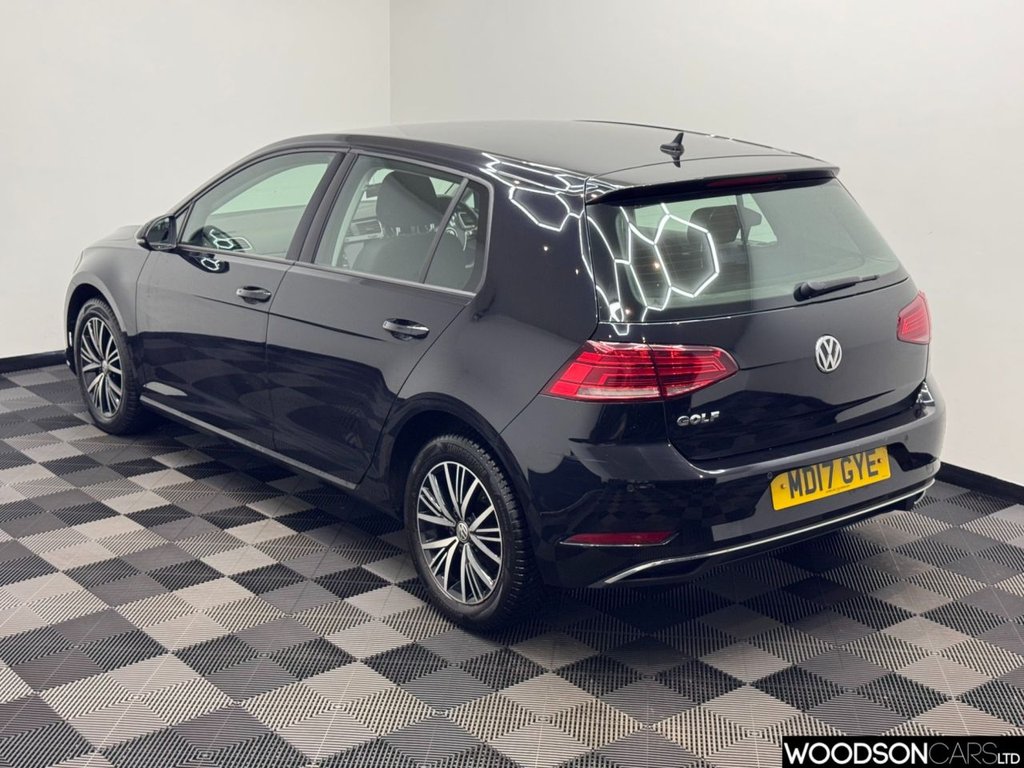 Used Volkswagen Golf 2017 for sale - 76642154: Photo 2