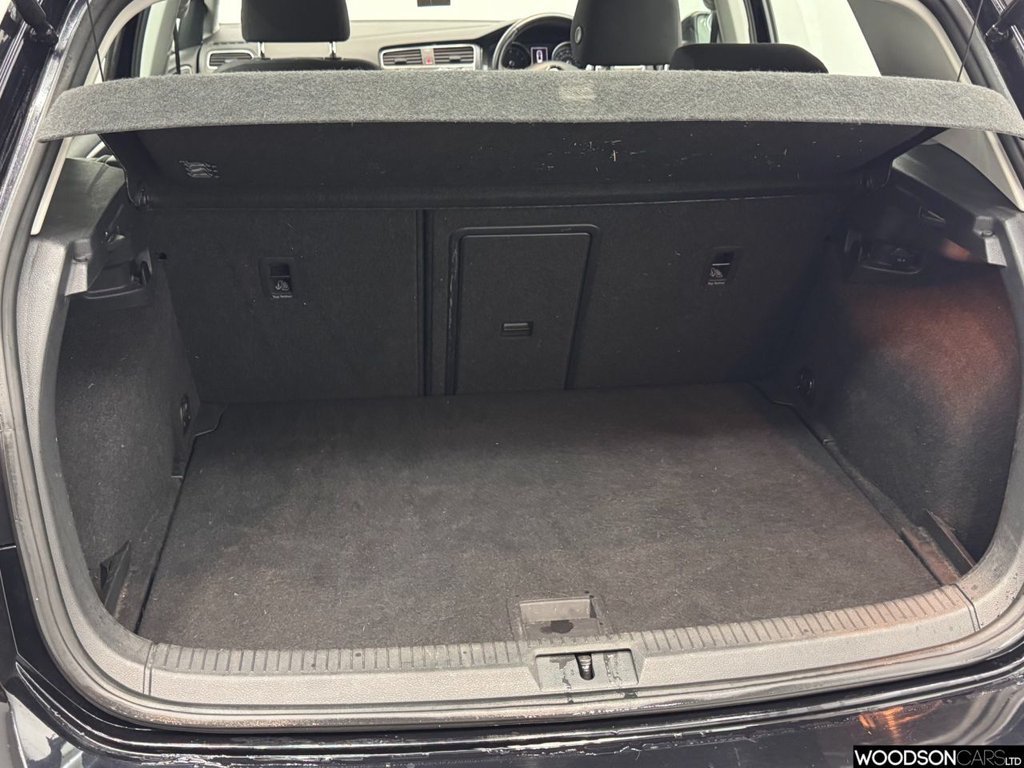 Used Volkswagen Golf 2017 for sale - 76642154: Photo 25