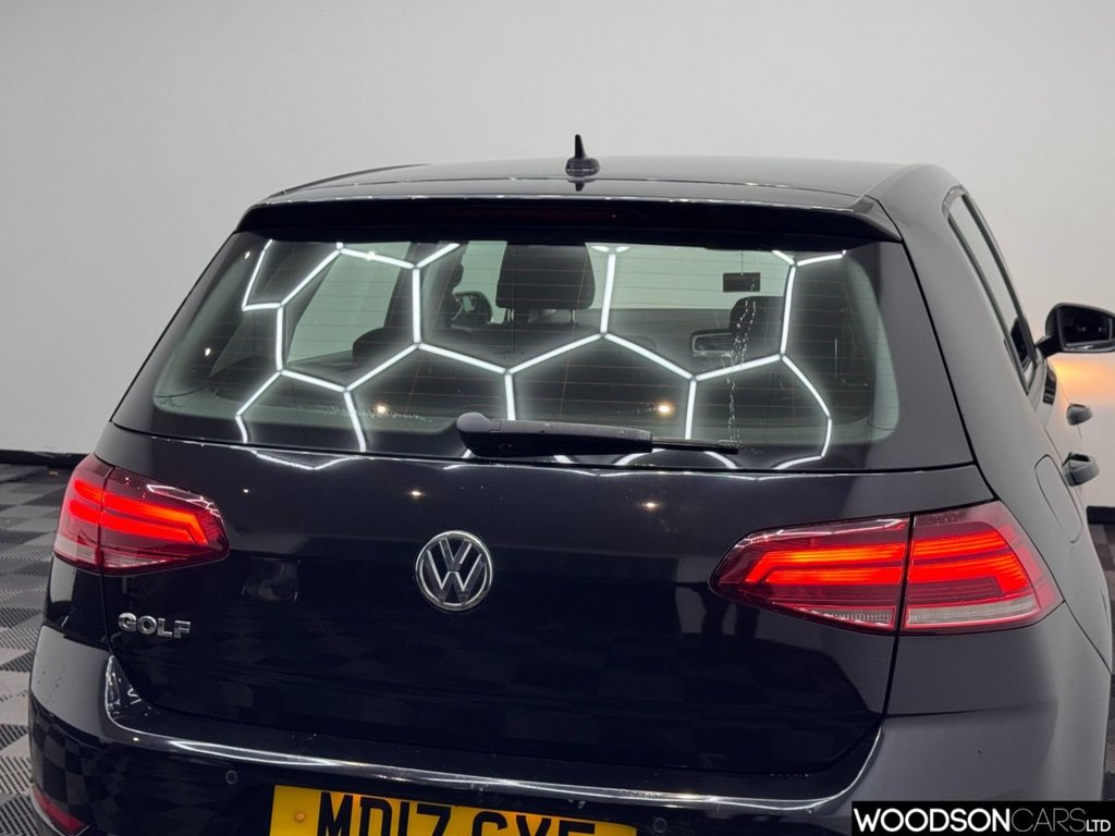 Used Volkswagen Golf 2017 for sale - 76642154: Photo 31
