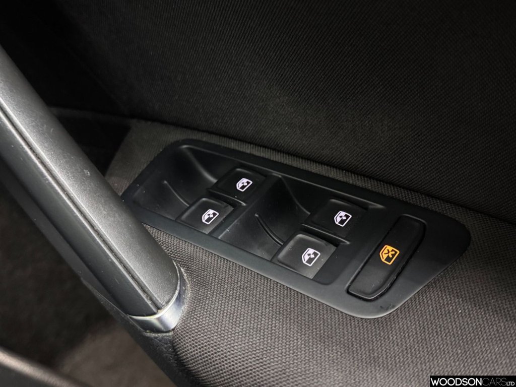 Used Volkswagen Golf 2017 for sale - 76642154: Photo 32