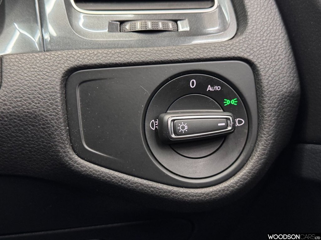 Used Volkswagen Golf 2017 for sale - 76642154: Photo 33