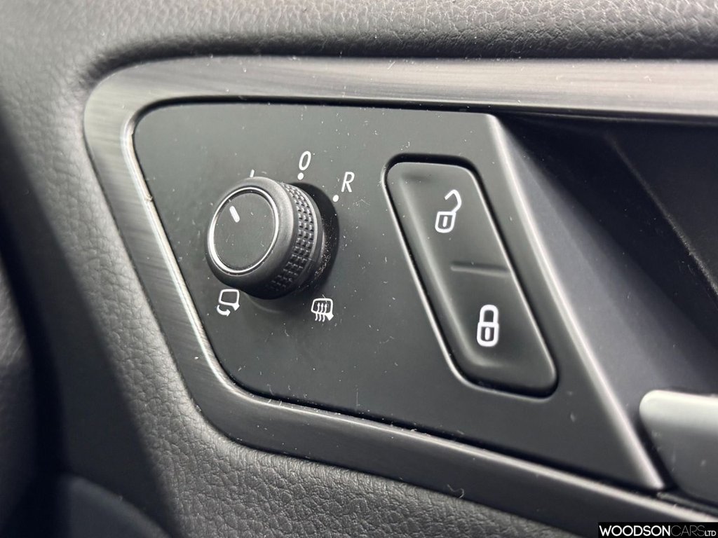 Used Volkswagen Golf 2017 for sale - 76642154: Photo 35