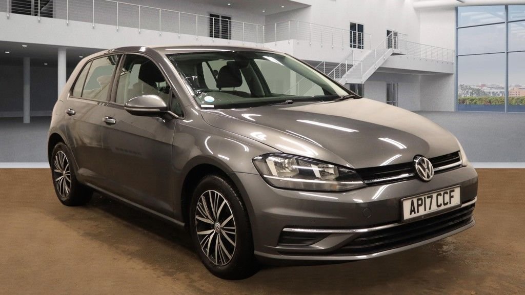 Used Volkswagen Golf 2017 for sale - 77089390: Photo 1