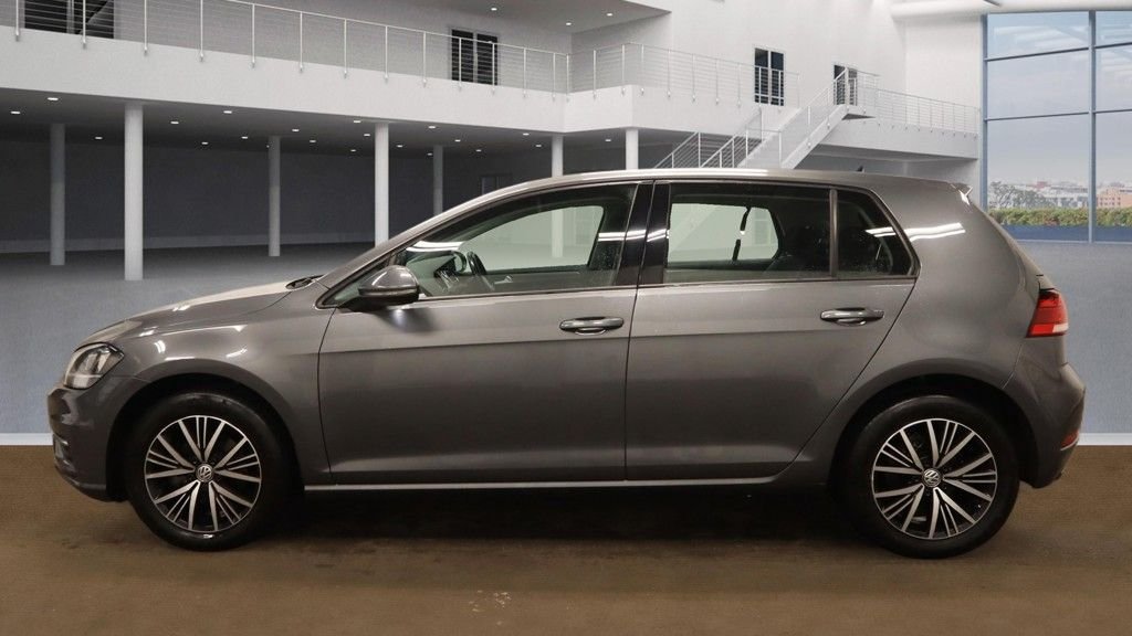 Used Volkswagen Golf 2017 for sale - 77089390: Photo 12