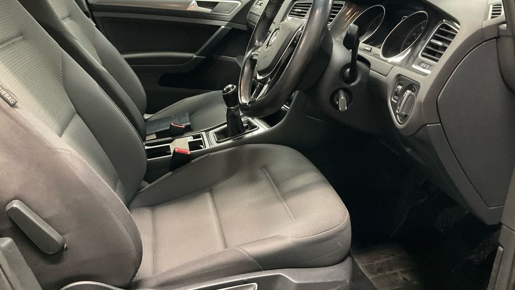 Used Volkswagen Golf 2017 for sale - 77089390: Photo 5