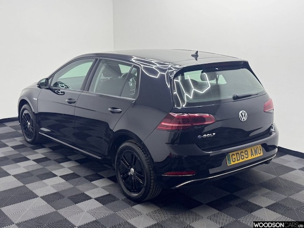 Used Volkswagen Golf 2019 for sale - 76080295: Photo 2