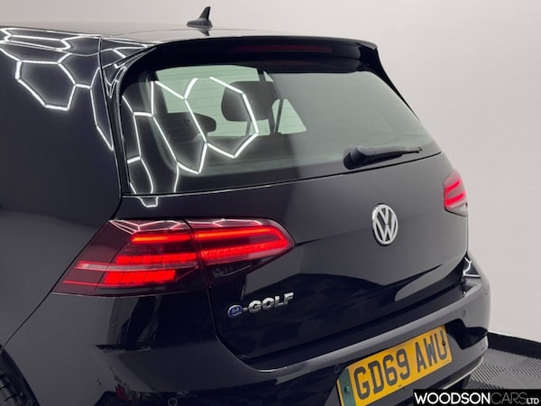 Used Volkswagen Golf 2019 for sale - 76080295: Photo 32