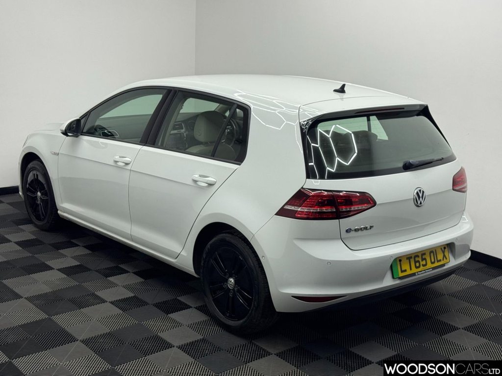 Used Volkswagen Golf 2015 for sale - 77990608: Photo 2