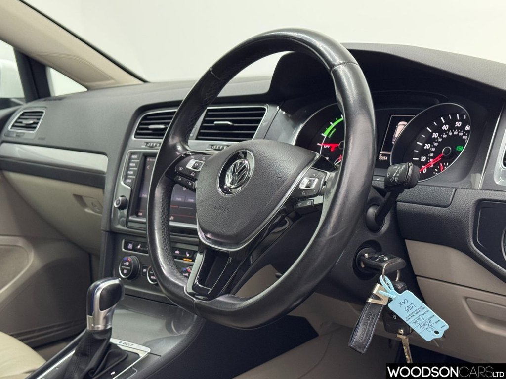 Used Volkswagen Golf 2015 for sale - 77990608: Photo 20