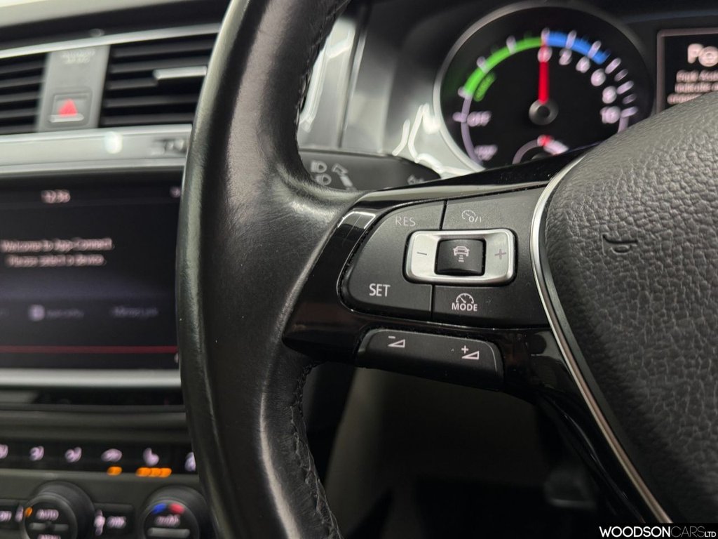 Used Volkswagen Golf 2015 for sale - 77990608: Photo 23