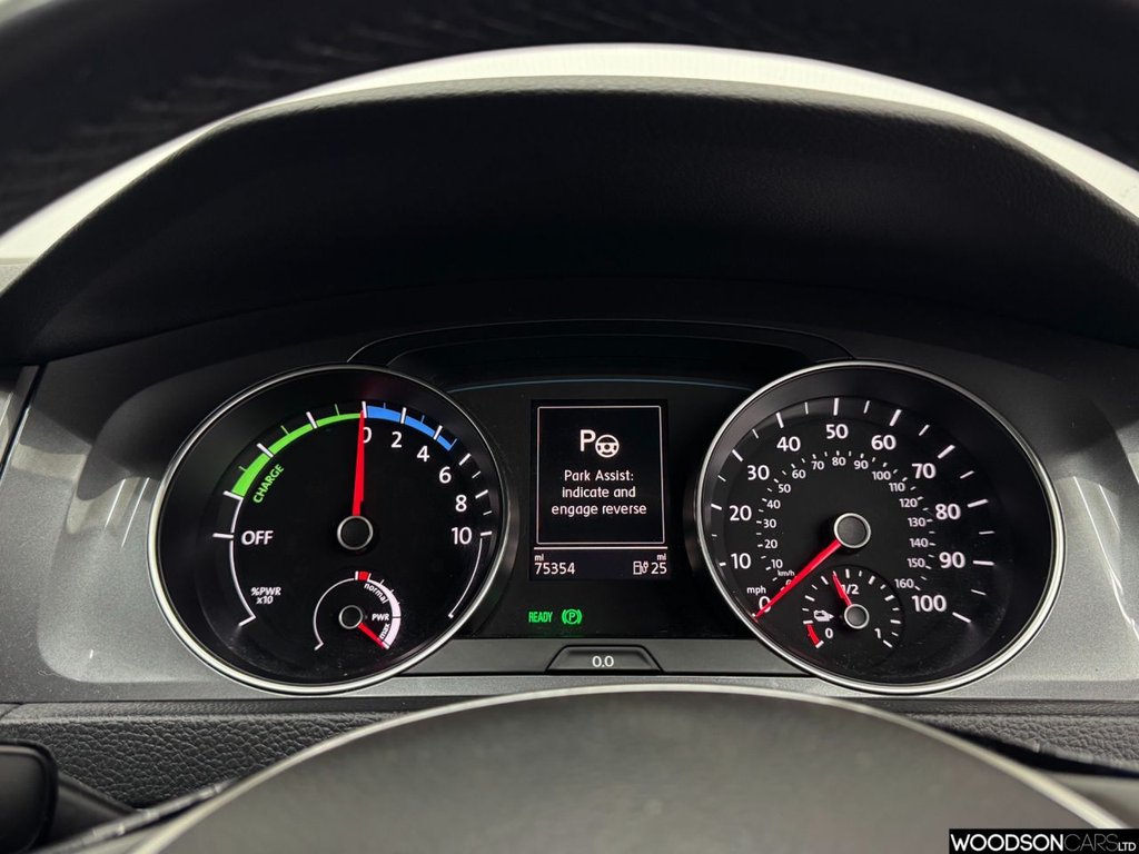 Used Volkswagen Golf 2015 for sale - 77990608: Photo 30