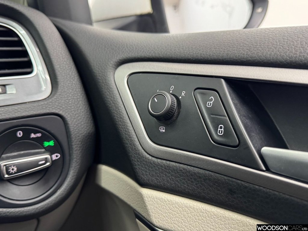 Used Volkswagen Golf 2015 for sale - 77990608: Photo 32