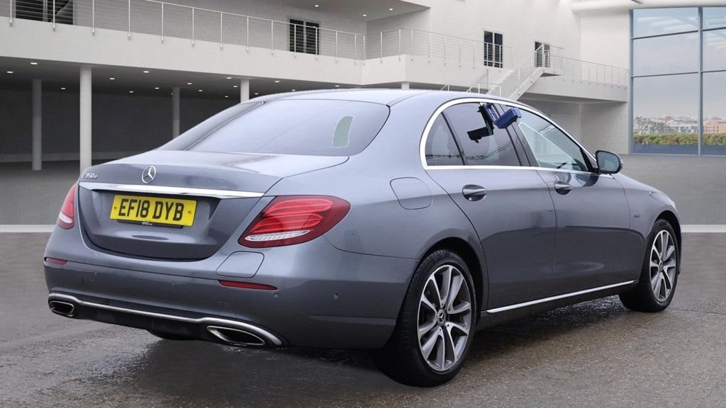 Used Mercedes-Benz E Class 2018 for sale - 76642080: Photo 4