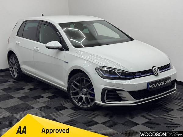 Used Volkswagen Golf 2017 for sale - 76309451: Photo 1