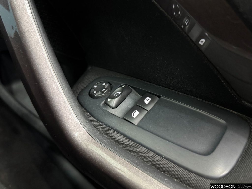 Used Peugeot 2008 2015 for sale - 78096275: Photo 29