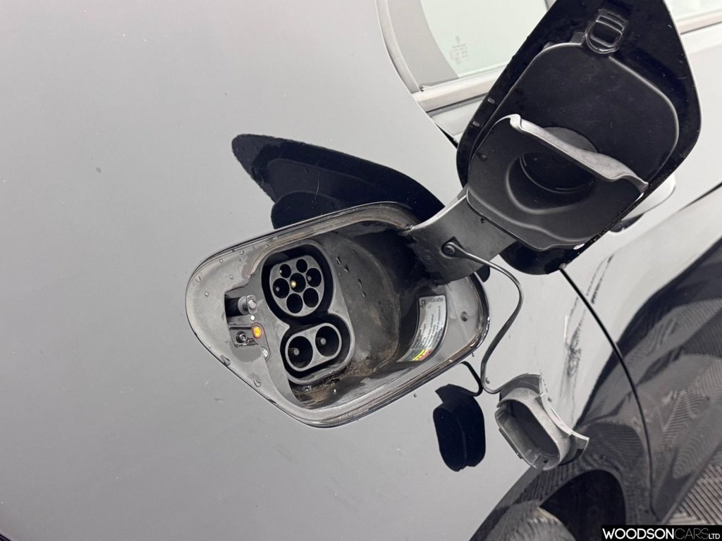 Used Volkswagen Golf 2014 for sale - 76686570: Photo 17