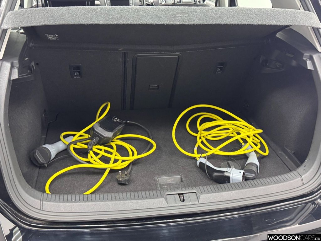 Used Volkswagen Golf 2014 for sale - 76686570: Photo 18