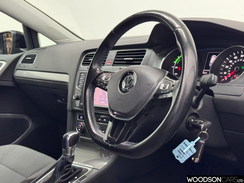Used Volkswagen Golf 2014 for sale - 76686570: Photo 19