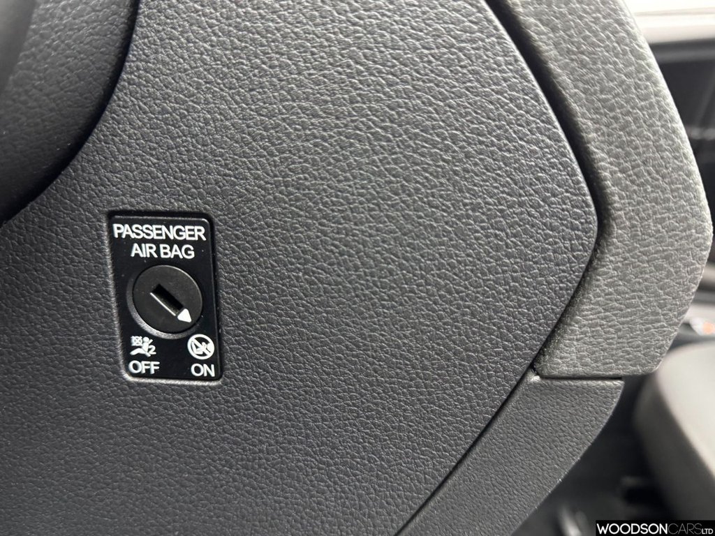 Used Volkswagen Golf 2014 for sale - 76686570: Photo 28