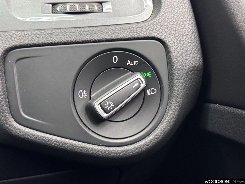 Used Volkswagen Golf 2014 for sale - 76686570: Photo 29