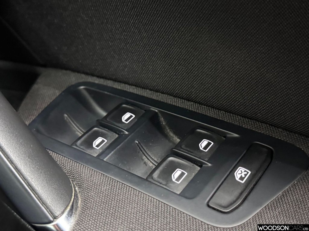 Used Volkswagen Golf 2014 for sale - 76686570: Photo 31