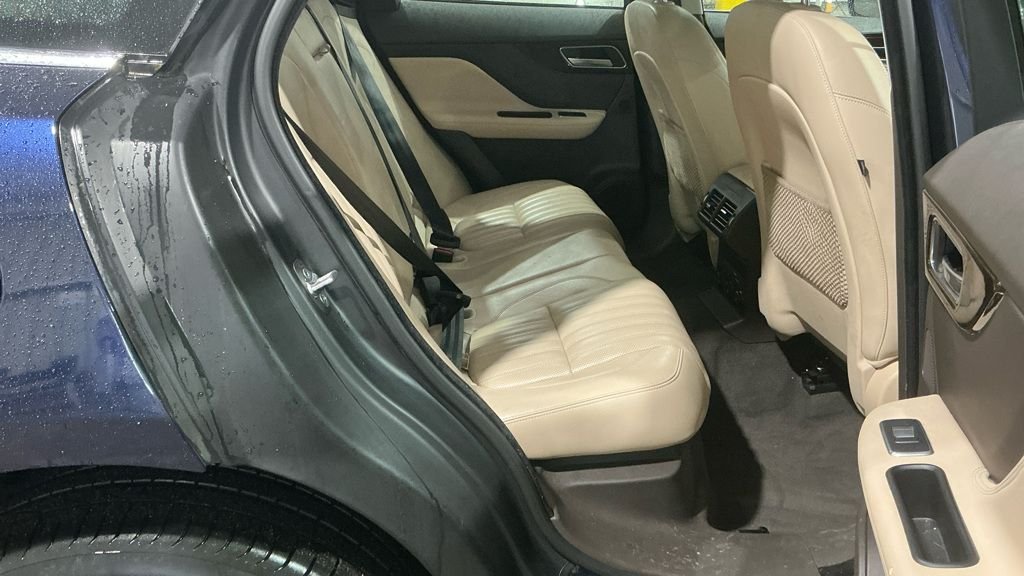 Used Jaguar F-Pace 2017 for sale - 77027416: Photo 6