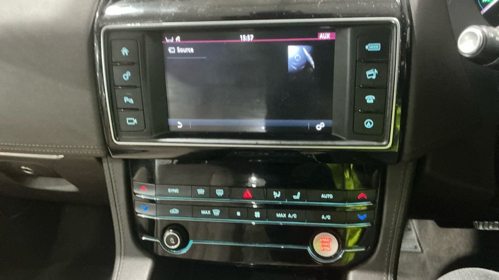 Used Jaguar F-Pace 2017 for sale - 77027416: Photo 8