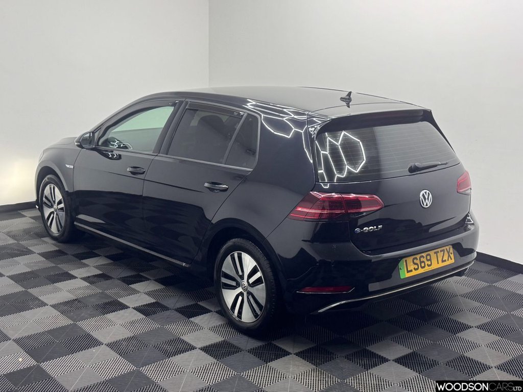 Used Volkswagen Golf 2019 for sale - 76841698: Photo 2