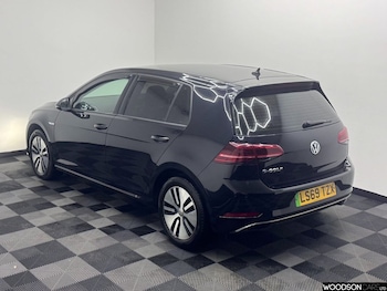 Used Volkswagen Golf 2019 for sale - 76841698: Photo