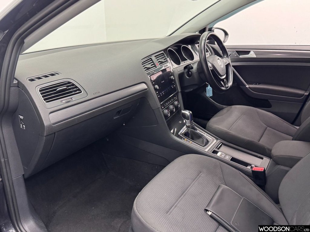 Used Volkswagen Golf 2019 for sale - 76841698: Photo 5