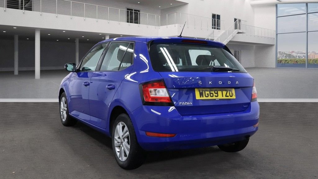 Used Skoda Fabia 2019 for sale - 76642861: Photo 2