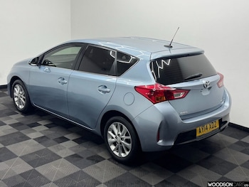 Used Toyota Auris 2014 for sale - 77627401: Photo