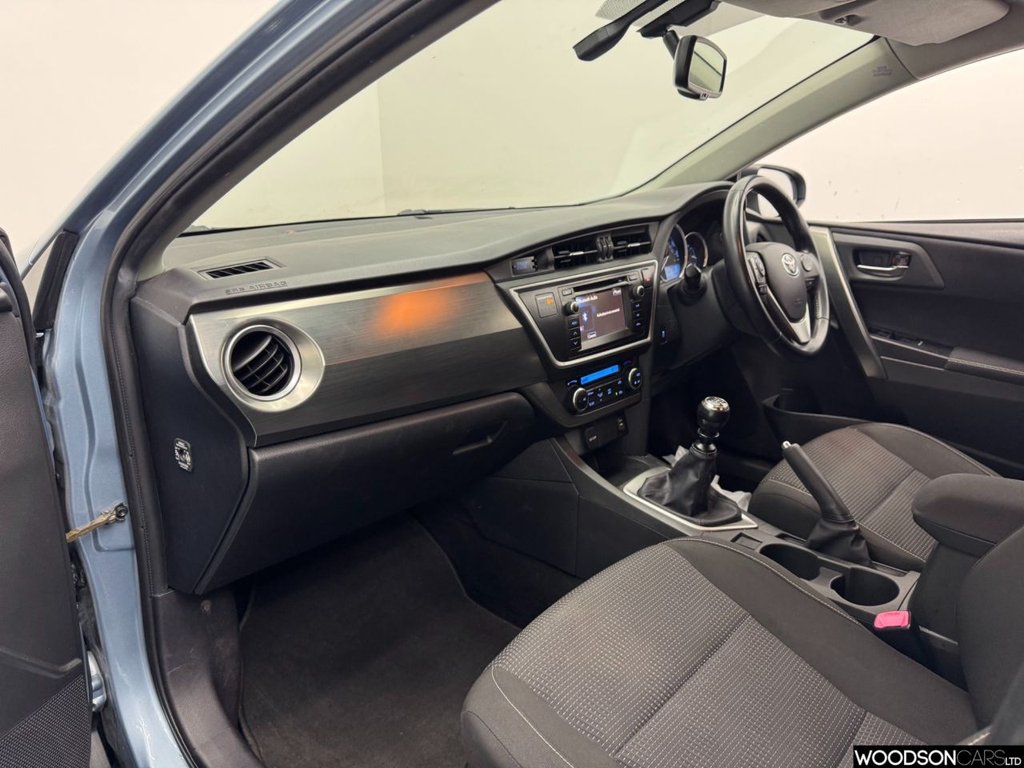 Used Toyota Auris 2014 for sale - 77627401: Photo 5