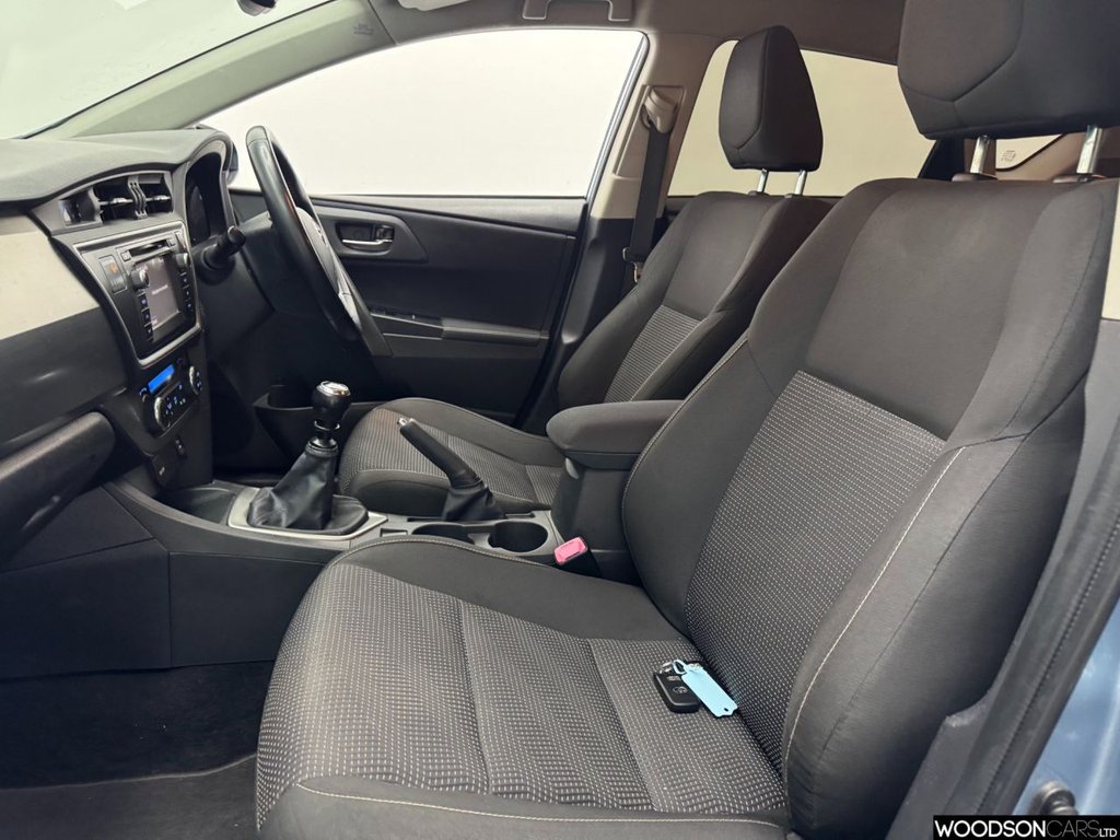 Used Toyota Auris 2014 for sale - 77627401: Photo 6